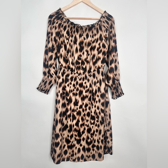 White House Black Market Dresses & Skirts - White House Black Market Cheetah Print long sleeve 100% polyester dress sz L